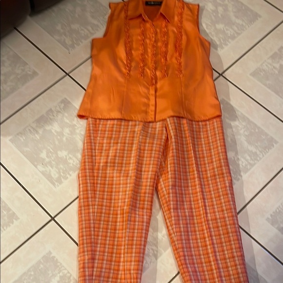 Sag Harbor Orange Sleeveless Ruffled Button Down and Pants Set. - Picture 5 of 6